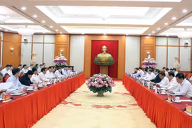 At the Politburo's working session with the Standing Board of the National Assembly (NA) Party Committee on September 11 (Photo: VNA)