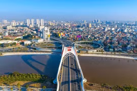 The northern port city of Hai Phong has worked hard to develop its infrastructure and promote administrative reform. (Photo: VNA)