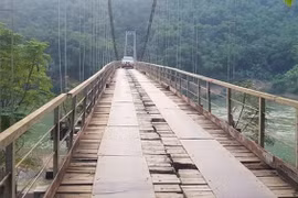 Many bridges have deteriorated, failing to meet technical requirements. (Photo: baochinhphu.vn)
