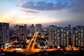 The ongoing administrative reforms are expected to expand the real estate sector's appeal to investors. (Photo: VNA)