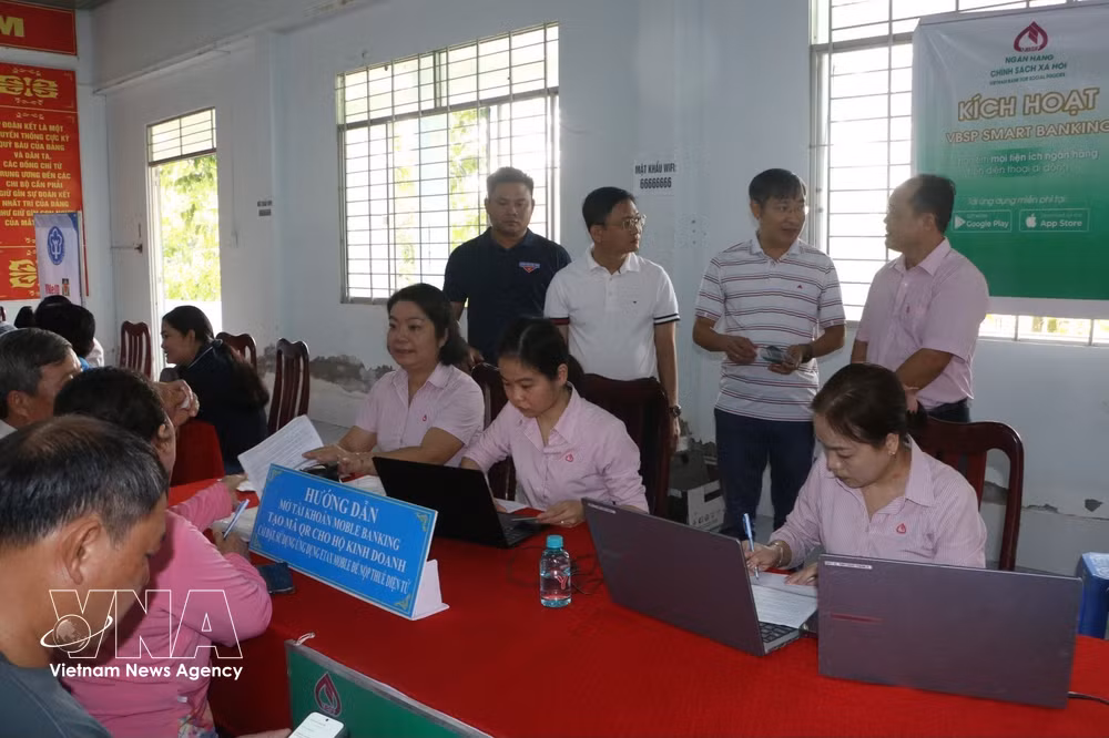 vnanet_potal-can-tho-ngay-hoi-chuyen-doi-so-gan-voi-xay-dung-ap-thong-minh-o-xa-tan-hoa-9052003.jpg