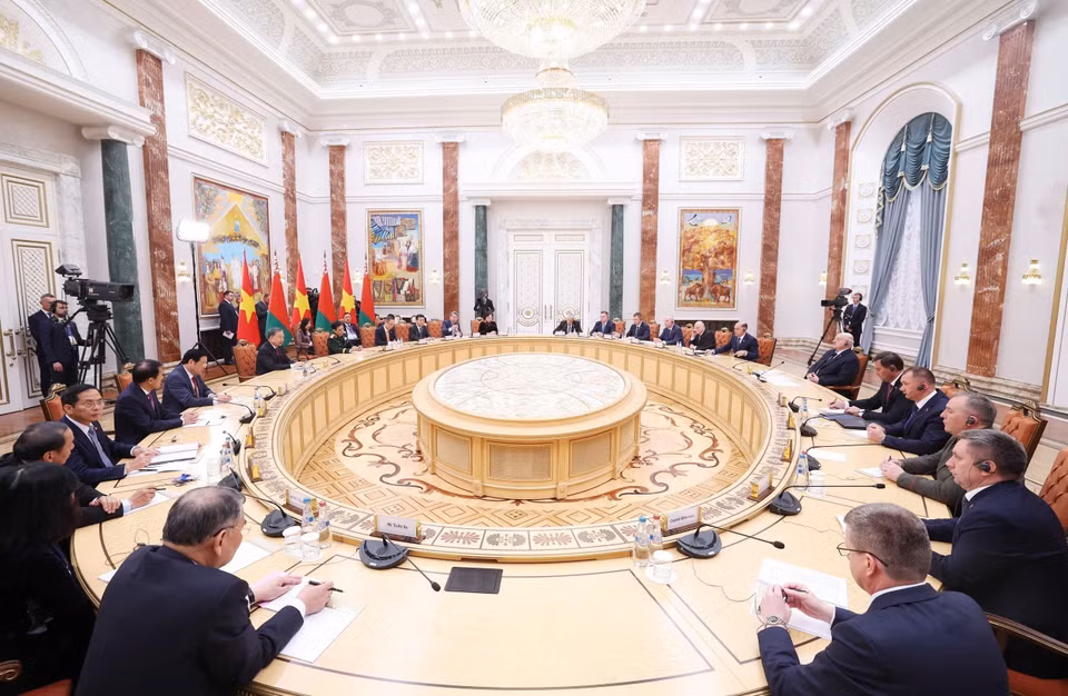 General Secretary To Lam holds official talks with Belarusian President Aleksandr Lukashenko. (Photo: VNA)