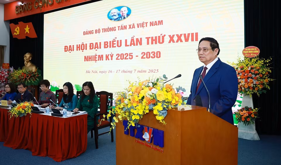 Prime Minister Pham Minh Chinh delivers remarks at the 27th Congress of the Vietnam News Agency’s Party organisation for the 2025–2030 term. (Photo: VNA)