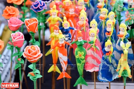 Toy figurine making in Xuan La village