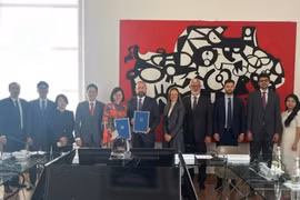 At the 8th session of the Vietnam-Italy Joint Committee on Science and Technology Cooperation in Rome on May 8 (Photo: VNA)