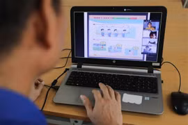 Qualcomm presents 2,400 internet-connected laptops to rural schools 
