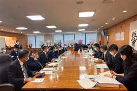 Vietnam hopes for exemption of residence, income taxes for interns in Japan