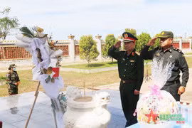 Military Region 5 delegation visits Cambodia