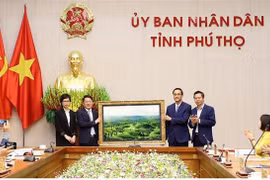 Overseas Vietnamese pay tribute to legendary nation founders