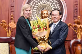 HCM City leader pledges favourable conditions for better Vietnam-US relations