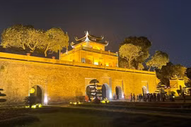 Passengers on Vietnam Airlines domestic flights offered discount for Thang Long citadel night tour