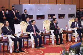 PM joins first activities of ASEAN Summits 