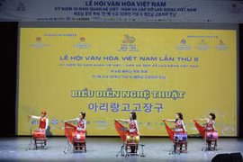 Vietnam holds culture festival, meeting with workers in Korean region