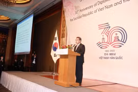 Vietnam plays important role in ASEAN-RoK relations: FM Park Jin
