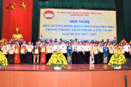 Hung Yen outstanding Catholics honoured