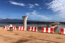 Official foundation stone laid for 5th Thailand-Lao Friendship Bridge
