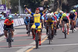 Cyclists compete at Tour of Thailand 2022