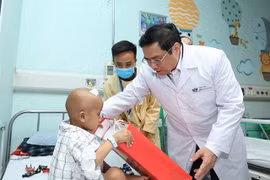 2,500 children suffer from cancer in Vietnam every year