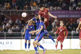 Vietnam win 4 - 0 over Singapore in friendly football match