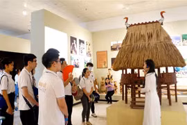 Young OVs pay tribute to heroic mothers in Quang Nam