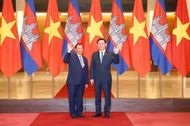 NA Chairman holds talks with Cambodian Senate President