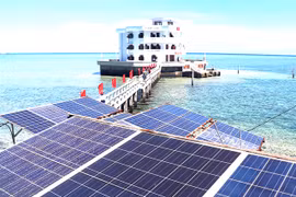 Clean energy brings stable electricity supply to Truong Sa Archipelago