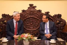 State Duma First Vice Chairman delighted at growing Vietnam-Russia ties
