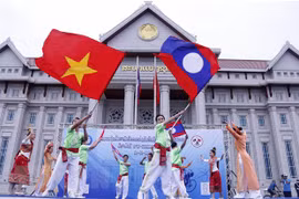 Bicycle parade, film screening celebrate Vietnam-Laos ties 