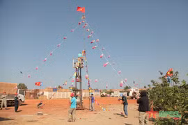 Vietnamese peacekeepers in South Sudan erect New Year tree
