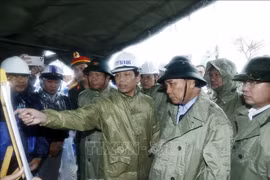 President inspects Da Nang’s efforts to overcome storm, flood consequences