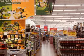 Prices of food, foodstuffs and dining services edged up 1.54 percent in February, causing the overall CPI of the month to advance 0.52 percentage points. (Photo: VietnamPlus)