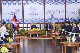 Cambodian NA leader receives heads of AIPA delegations