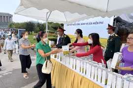 Gifts to visitors to Ho Chi Minh Mausoleum on National Day 