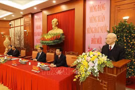 Party chief extends Tet wishes to leaders, former leaders, compatriots, soldiers nationwide