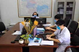 Young volunteers support self-treating COVID-19 patients