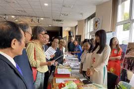 Organisations, associations contribute to Vietnam-France relationship