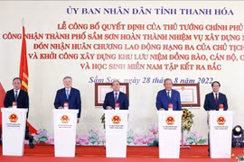 President Nguyen Xuan Phuc attends events in Thanh Hoa province