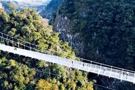 World’s longest glass bridge inaugurated in Son La province