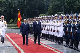Welcome ceremony held for Ugandan President 