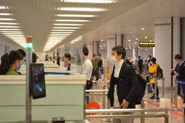 Over 1,700 passengers enter Vietnam on first three days of int’l flight resumption