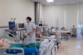 Public urged to remain cautious against COVID amid rises in infections, hospitalisations