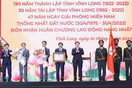 Top legislator asks Vinh Long to focus on growth model reform