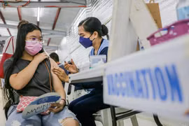 Philippines, Indonesia take steps in response to Omicron variant