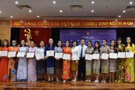 Training course helps OV teachers better mother language teaching 