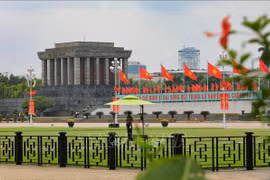Ho Chi Minh Mausoleum welcomes over 73,000 visitors on National Day holiday