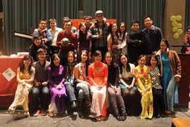 Vietnamese students in US celebrate Tet