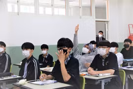 Vietnamese language included in Korean school’s career counseling for students