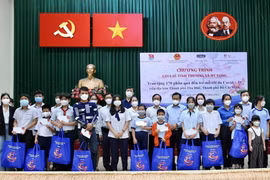 Reliefs delivered to children orphaned by COVID-19 in HCM City