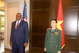 19th Shangri-La Dialogue: Defence Minister meets with Singaporean, US, Canadian counterparts