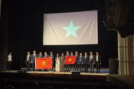 Vietnamese students pocket medals from int'l astronomy-astrophysics olympiad